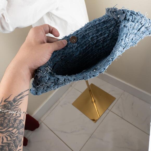 Upcycled denim crochet bag / Crochet purse - Picture 6 of 6